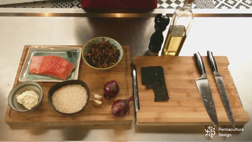 Ingrédients pour une recette facile en marmite norvégienne de saumon et riz à la crème de champignons.